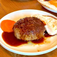 Snapdishの料理写真:目玉焼きハンバーグ|だてまんさん