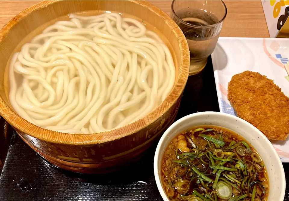 ４日ぶりの「釜揚げうどん」                 今日は「ビーフコロッケ」|mottomoさん