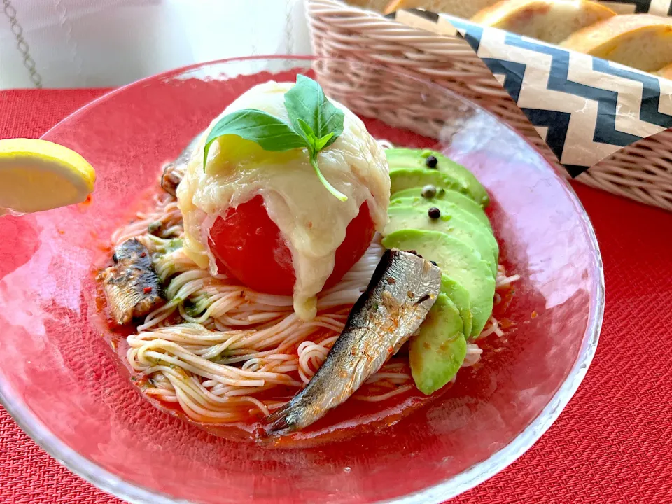 まるごとトマトとオイルサーディンのそうめん|さっちんさん