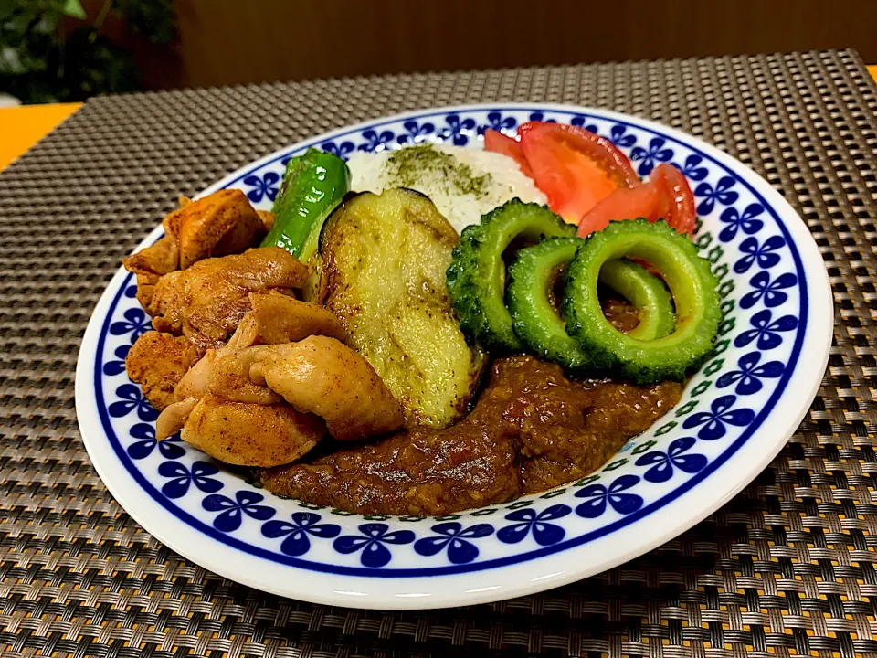 Snapdishの料理写真:夏野菜カレー🍛|みっきーさん