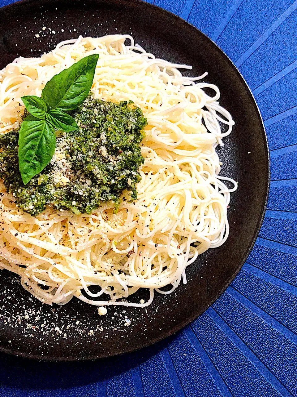 ジェノベーゼそうめん🌱プランターから収穫😋|ジュンコ バイヤーさん