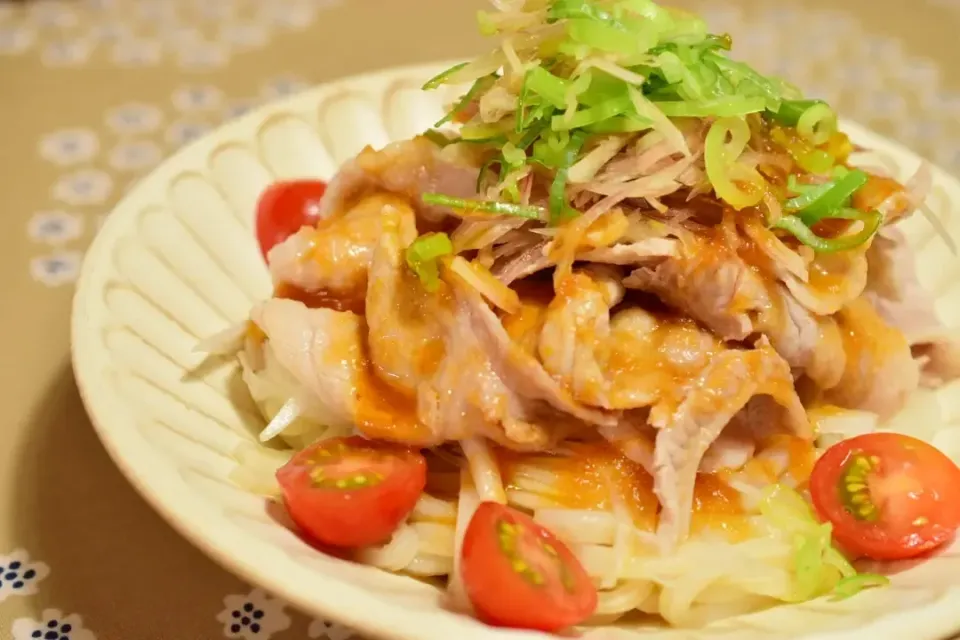 あっさりサッパリ！創味の聖護院かぶらのもみじおろしぽん酢でサラダうどん|うにんぱすさん