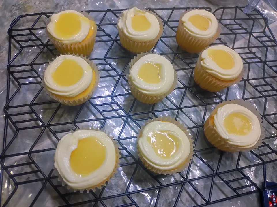 Lemon cheese cupcakes|Jocelyn SETさん
