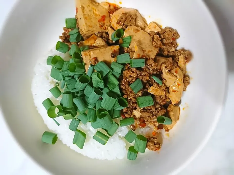 狸の宴シリーズ
早目の夕食

麻婆豆腐丼
※基本は陳健一先生のレシピです。
乾杯‼️( ・∀・)ﾉ🍻|タヌキさん