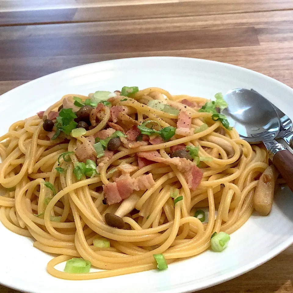 しめじとベーコンの和風パスタ|nekonekogogoさん