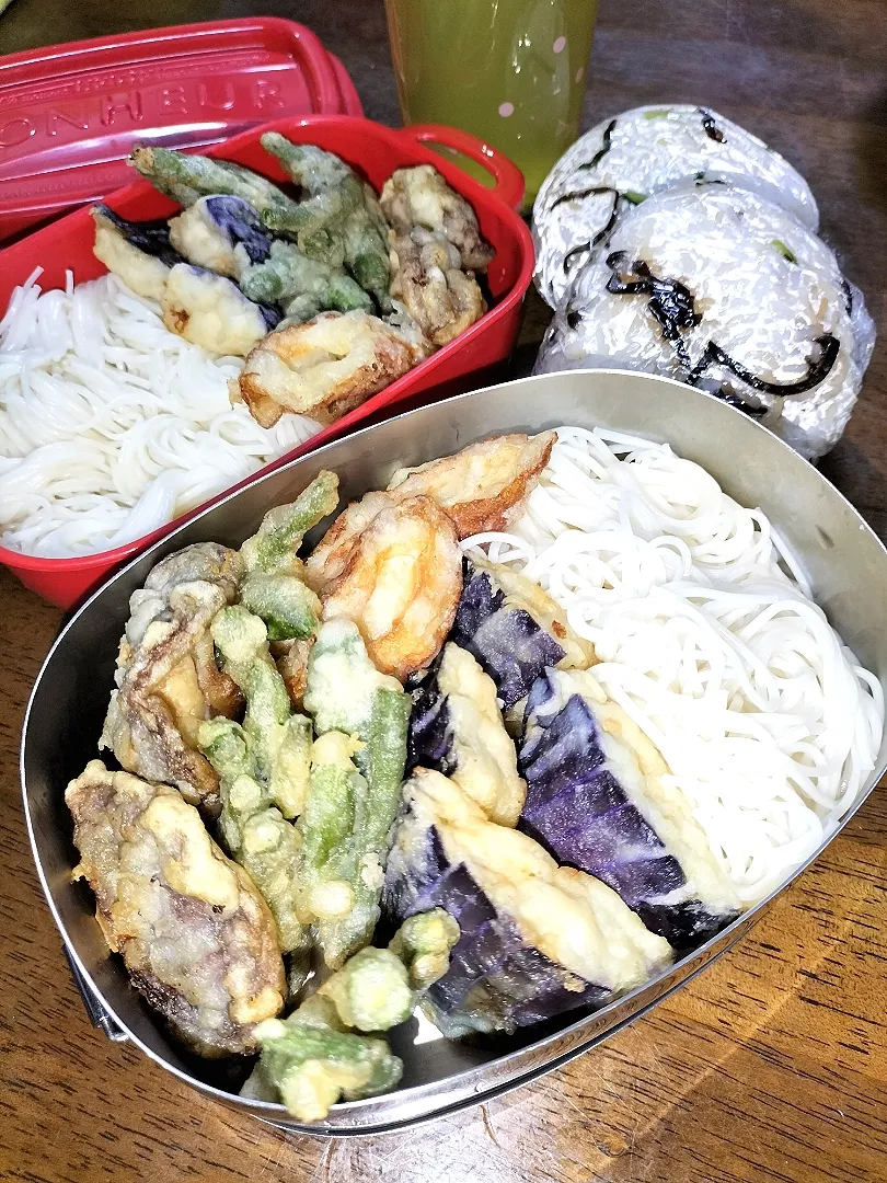 Snapdishの料理写真:私弁当　旦那弁当🍱
　素麺
　野沢菜と塩こんぶのおにぎり😄|miimiさん