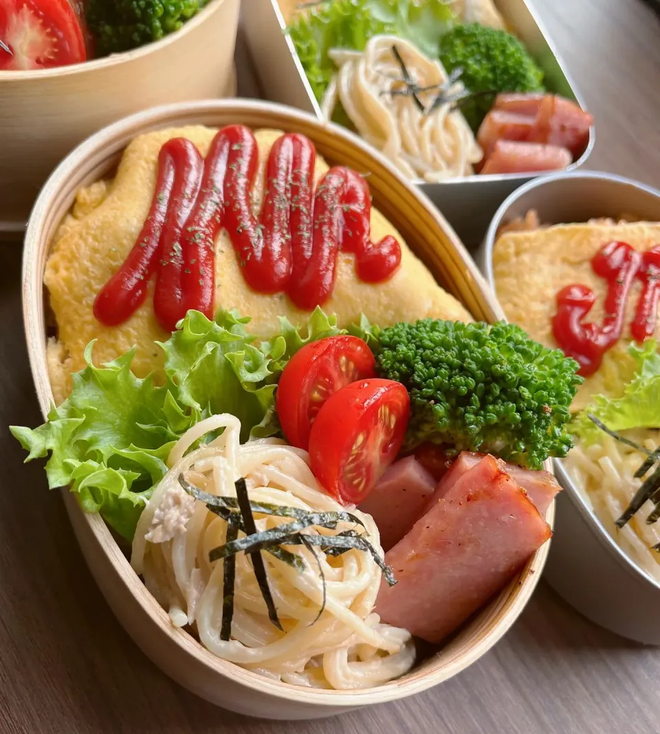 Snapdishの料理写真:ツナマヨパスタとオムライス弁当🍱🍙|いっちーさん