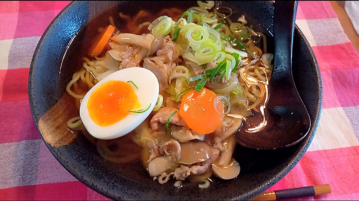 手作りスープにコク旨の餡が絡んだ 野菜たっぷり「広東麺」