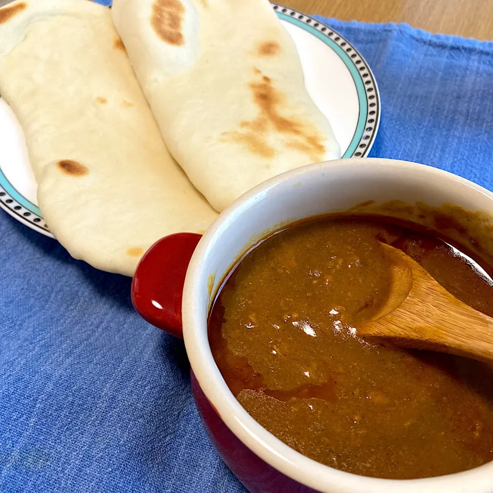 Snapdishの料理写真:ナンとカレー|あさかさん