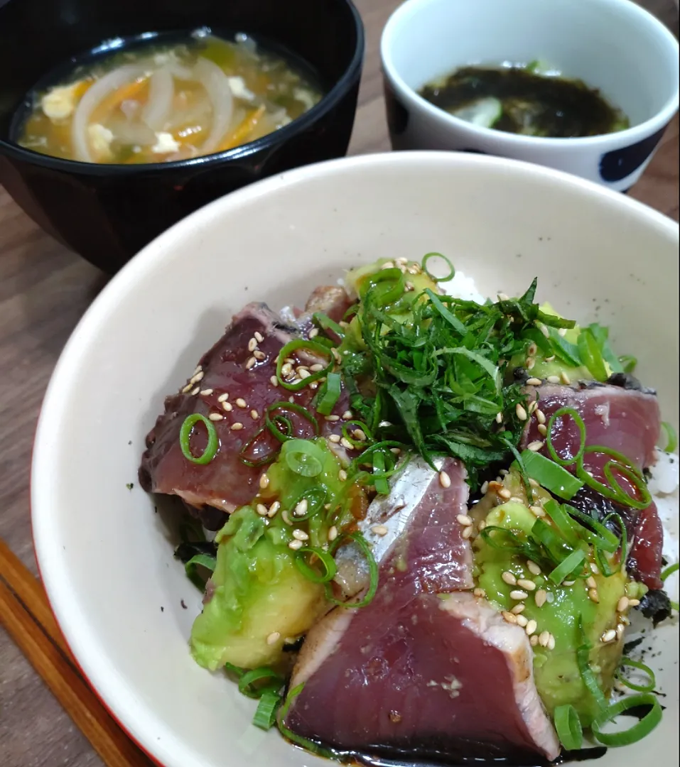 鰹節とアボカドのユッケ丼|ゆりちさん