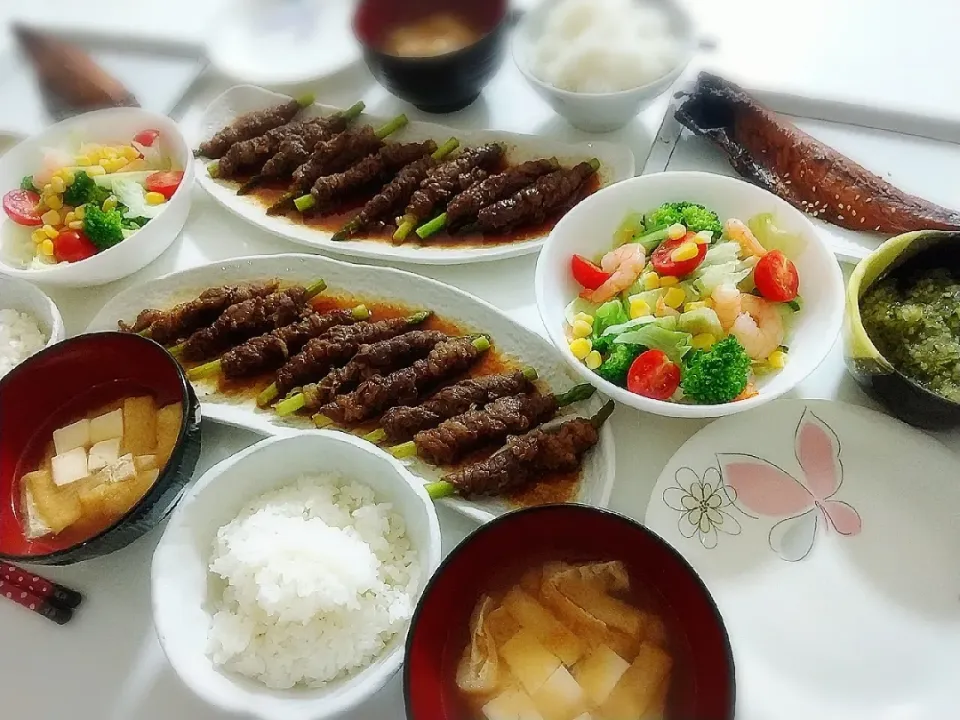 夕食(*^^*)
牛肉アスパラ甘辛焼き
鯖みりん焼き
サラダ🥗(海老、レタス、きゅうり、ブロッコリー、コーン)
漬け物(山形だし)
お味噌汁(豆腐、油揚げ)|プリン☆さん