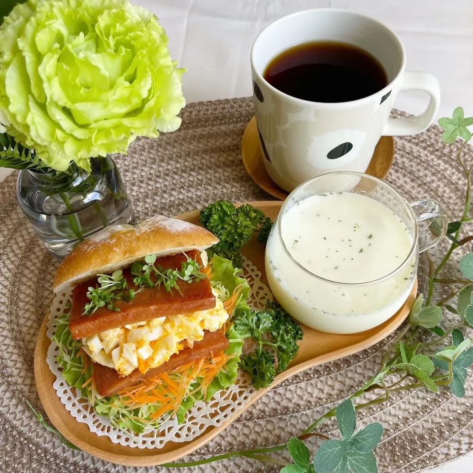 8/8❤︎焼肉ダレスパム挟みたまごサンド🌱✨
お弁当残り物で…☺️|Makinsさん