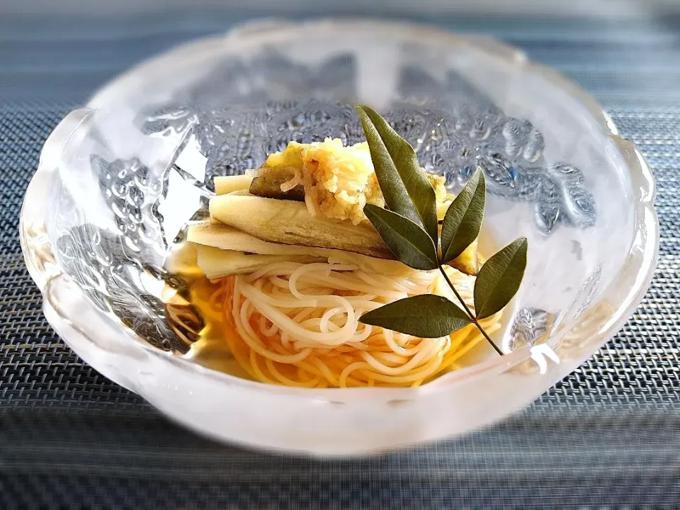 蒸し茄子そうめん|古尾谷りかこさん