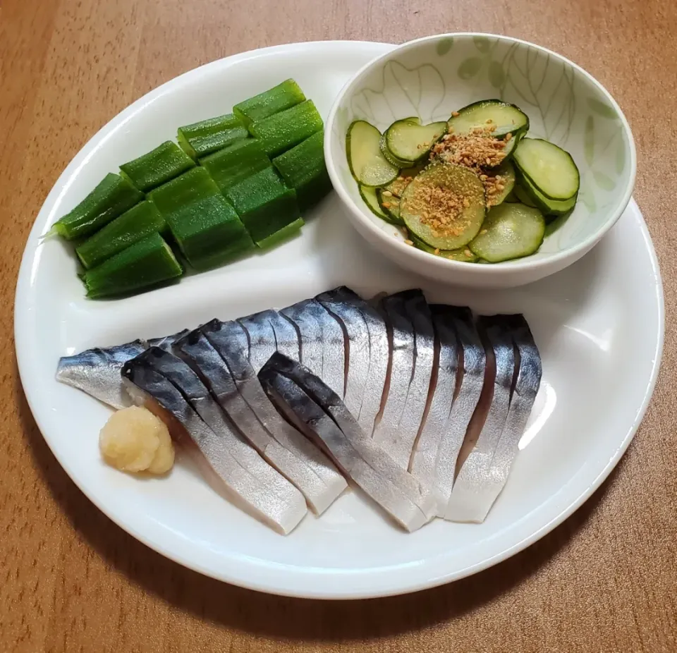 Snapdishの料理写真:〆鯖
オクラ
きゅうりの酢の物
レタスサラダ
ご飯|ナナさん