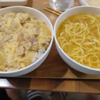 Snapdishの料理写真:親子丼とラーメン🍜|おてんとさんさん