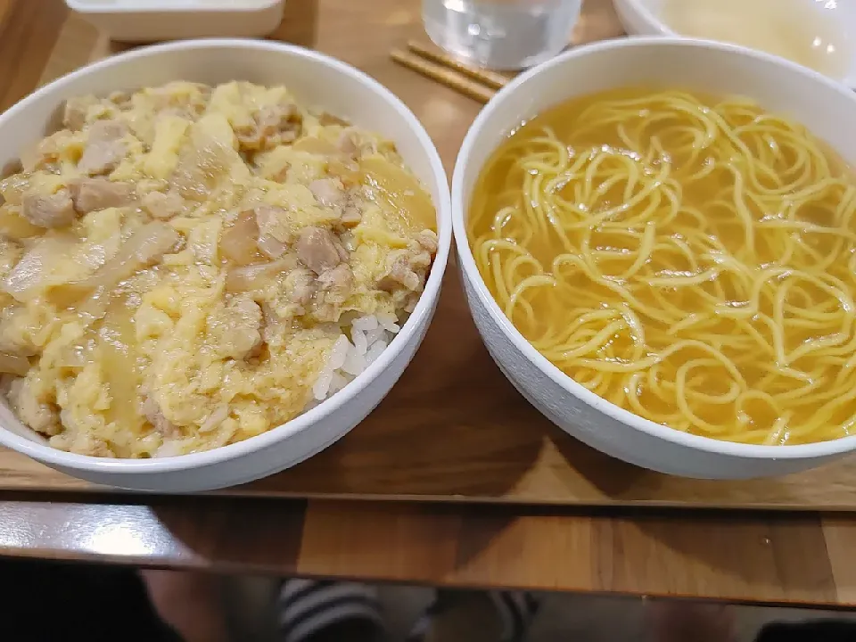 親子丼とラーメン🍜|おてんとさんさん