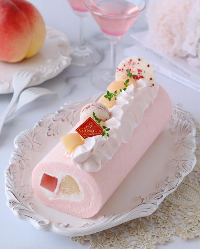 桃のロールケーキ/moe | Snapdish[スナップディッシュ] (ID:fa59Ta)