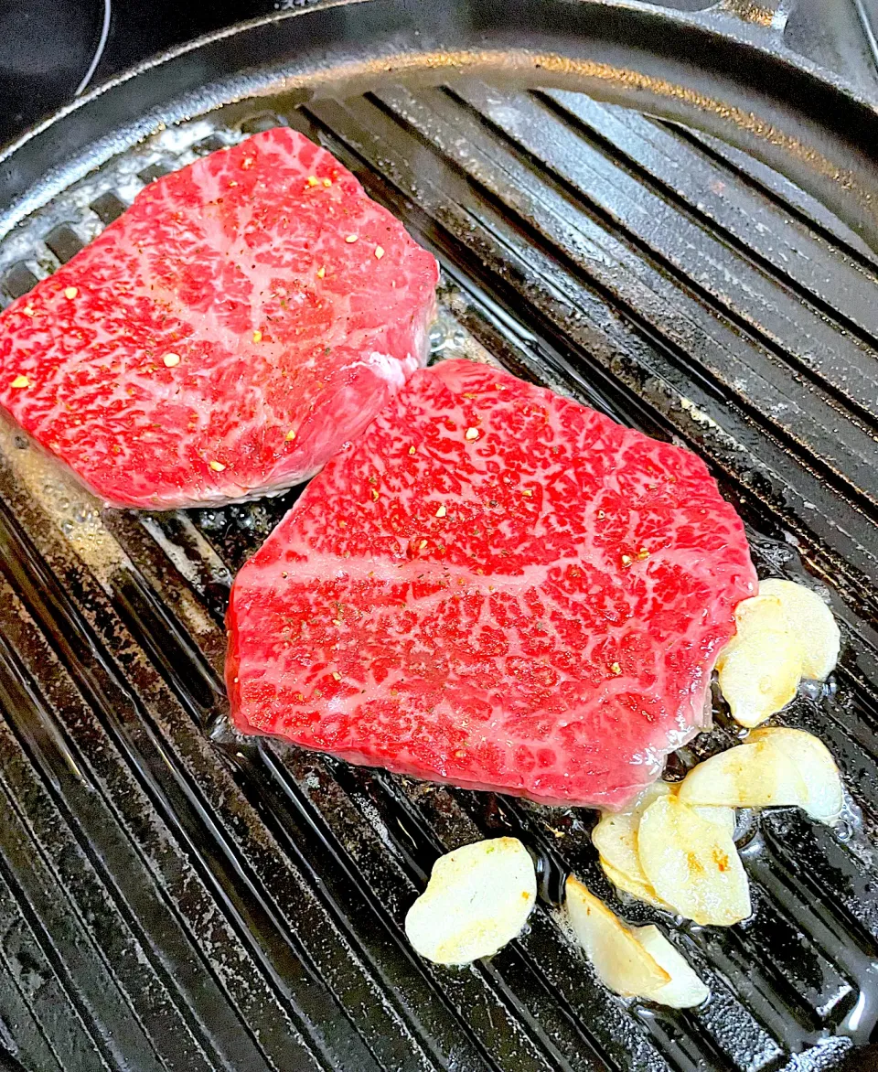 美味しい和牛ステーキ肉🥩✨くじ引きで当てちゃいました〜🤭💕|てるみさん