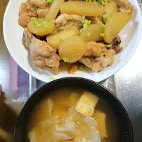 Snapdishの料理写真:手羽元と大根煮、キャベツと厚揚げ豆腐のお味噌汁|あーやさん