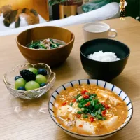 Snapdishの料理写真:ほうれん草スープとマーボー豆腐|Muiさん