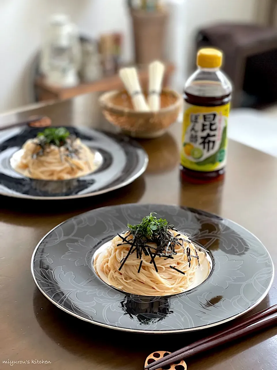 Snapdishの料理写真:明太子と昆布ポン酢の素麺　ごま油風味|由美さん