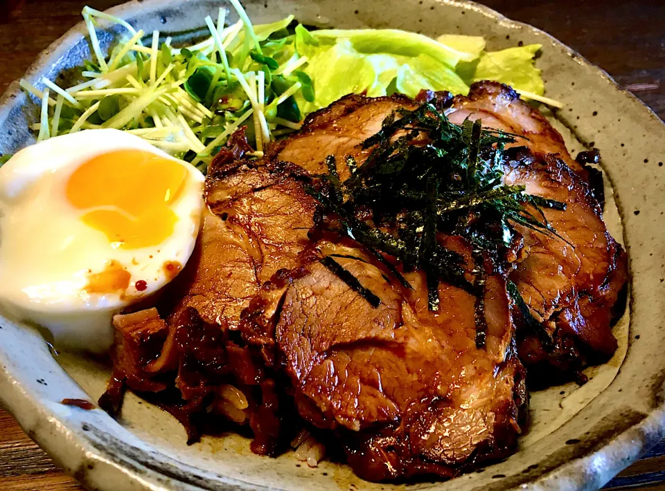 Snapdishの料理写真:糀甘酒で手作り「チャーシュー丼」|mottomoさん