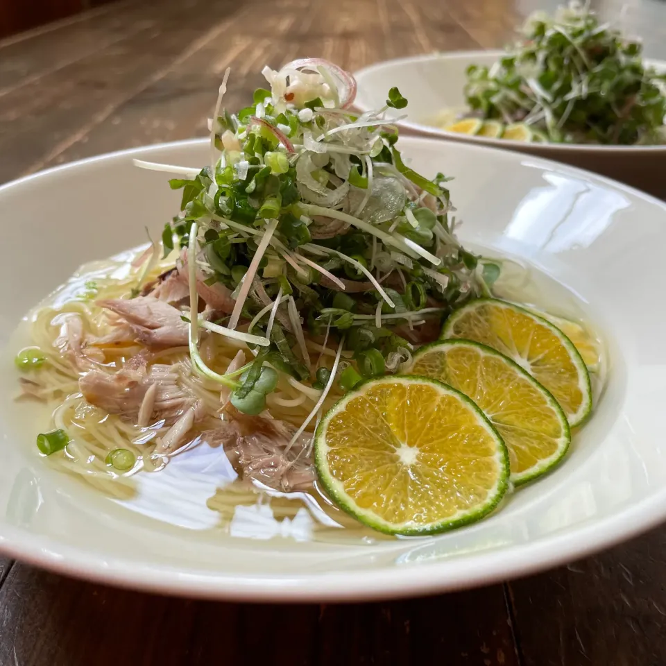 Snapdishの料理写真:鯖一刻干しと薬味の冷製出汁パスタ|koji toyodaさん