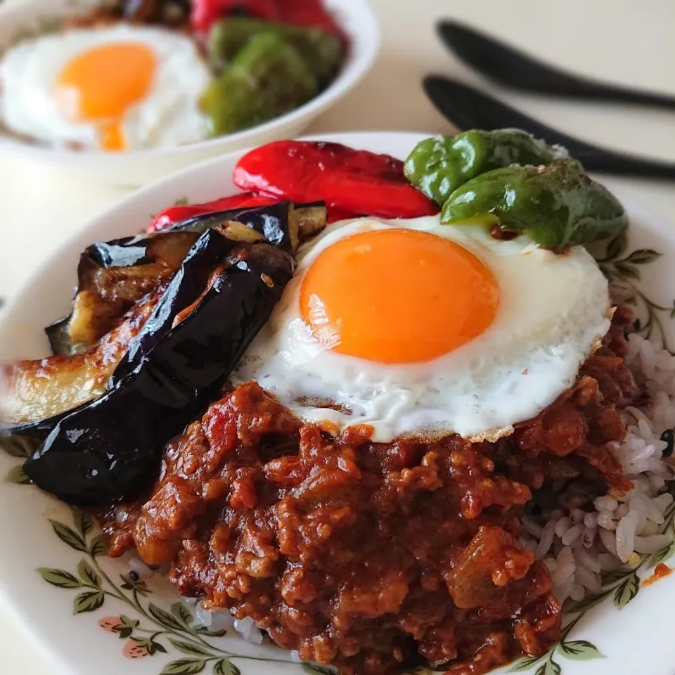 Snapdishの料理写真:五穀米のキーマカレー夏野菜のせ|ポトスさん