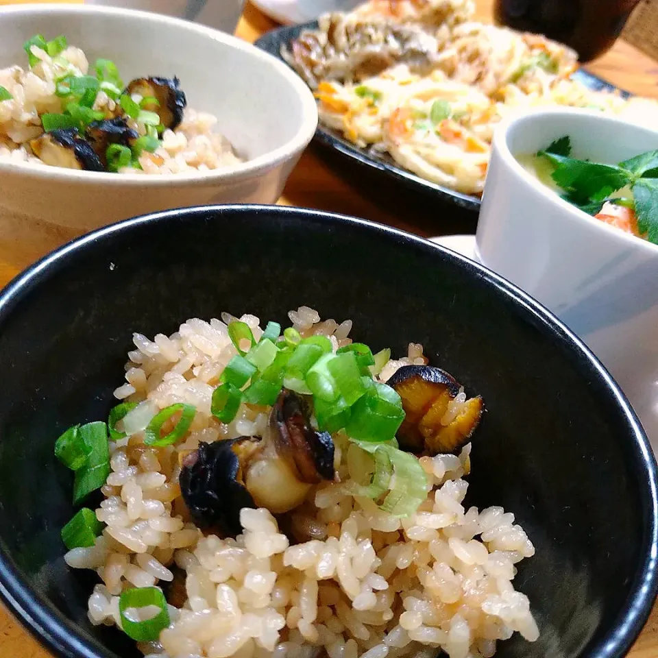 サザエの炊き込みご飯の夕飯🐚|とまと🍅さん