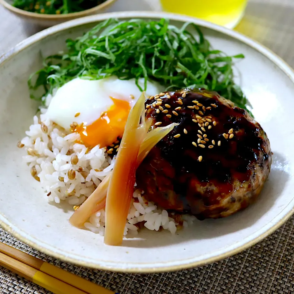 カツオのたたきバーグ丼　ロコモコ風|かおるさん