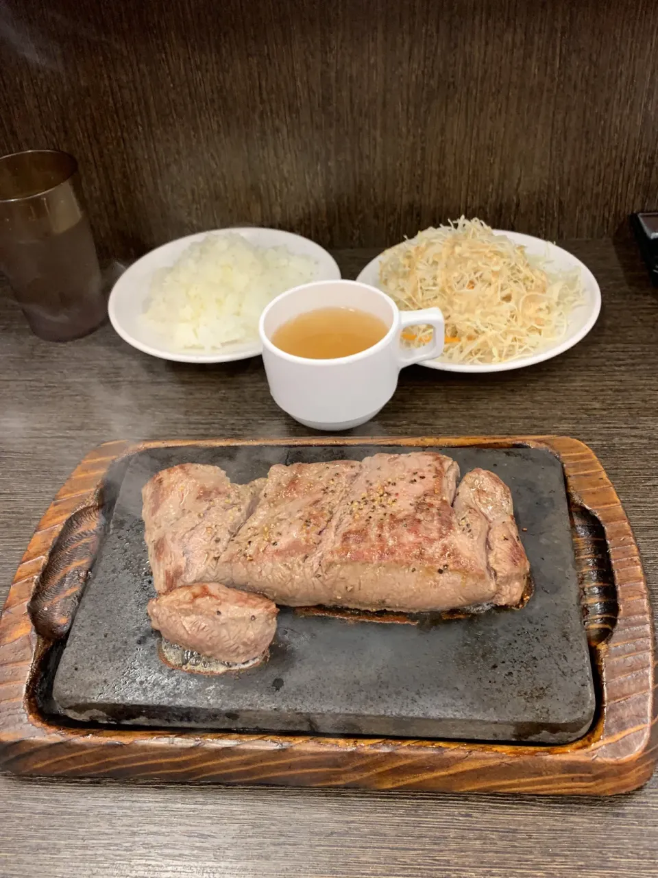 Snapdishの料理写真:ステーキ300g|ZekeSe7enさん