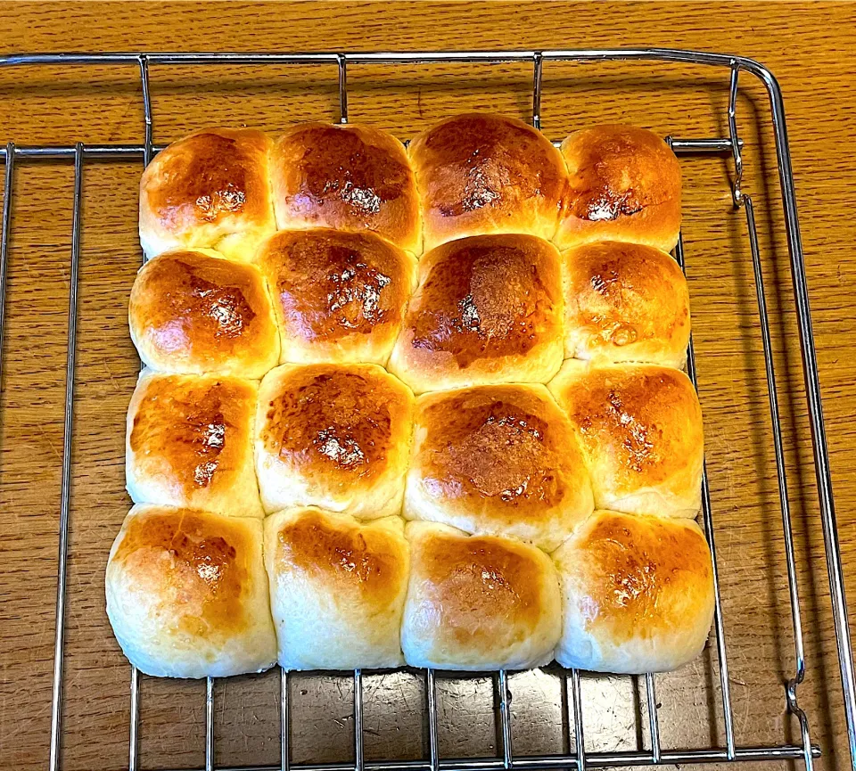 バター、ふわふわもちもちちぎりパン🍞|夏果さん