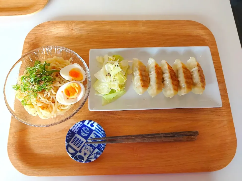 Snapdishの料理写真:今日の昼食　喜多方ラーメン、餃子|pinknari🐰🌈さん