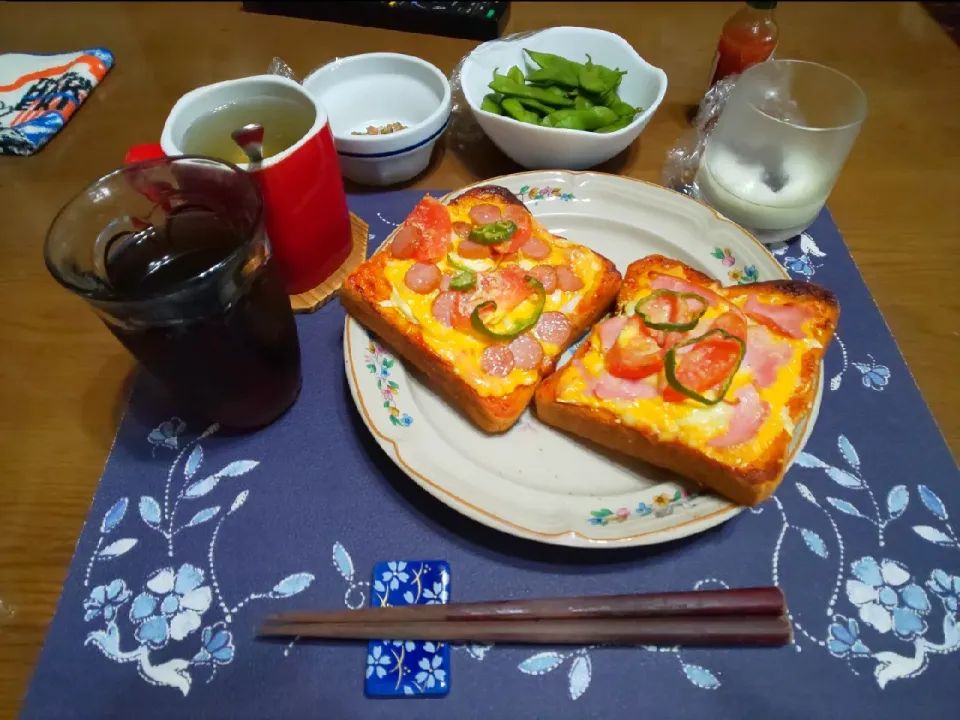 ピザトースト&ガーリックピザトースト(昼飯)|enarinさん