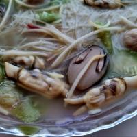 rice noodle soup with razor clams and loofah