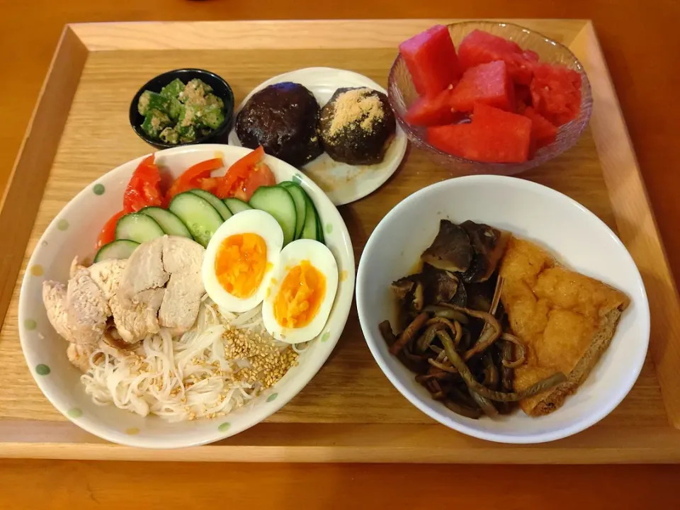 ☆鶏チャーシューぶっかけそうめん
☆揚げゼンマイ椎茸の煮物
☆オクラゴマ和え
☆おはぎ
☆スイカ🍉|chikakoさん