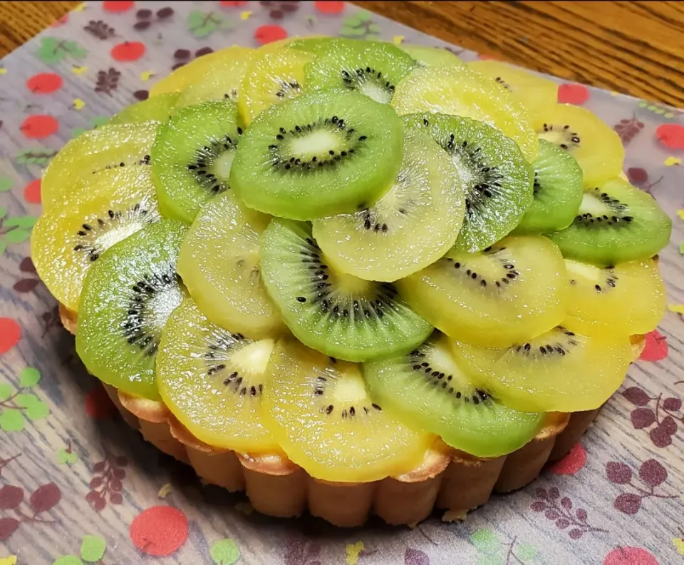 Snapdishの料理写真:ヨーグルトカスタードをたっぷり入れた
🥝キウイフルーツのタルト🥝|CHIEMIさん