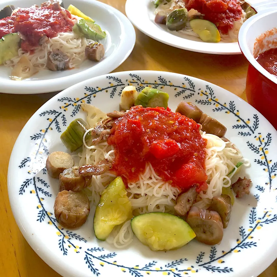 Snapdishの料理写真:長茄子とズッキーニのトマトそうめん　豚肉レンコンも入っています|さらっと🍀さん