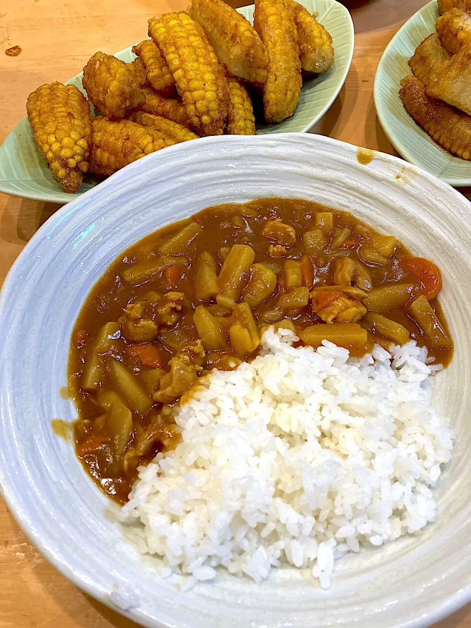 Snapdishの料理写真:中1夏休みの宿題カレー＋母作のとうもろこし唐揚げ|ふくながさん