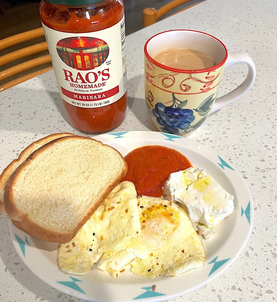 Simple Rao’s marinara sauce Egg toast feta cheese drizzled with garlic olive oil|🌺IAnneさん