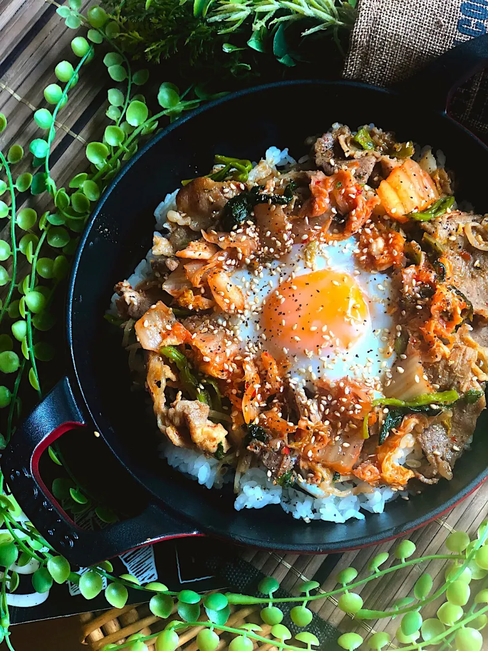 Snapdishの料理写真:ビビンバ風❤️豚キムチ丼|MAPITEEさん