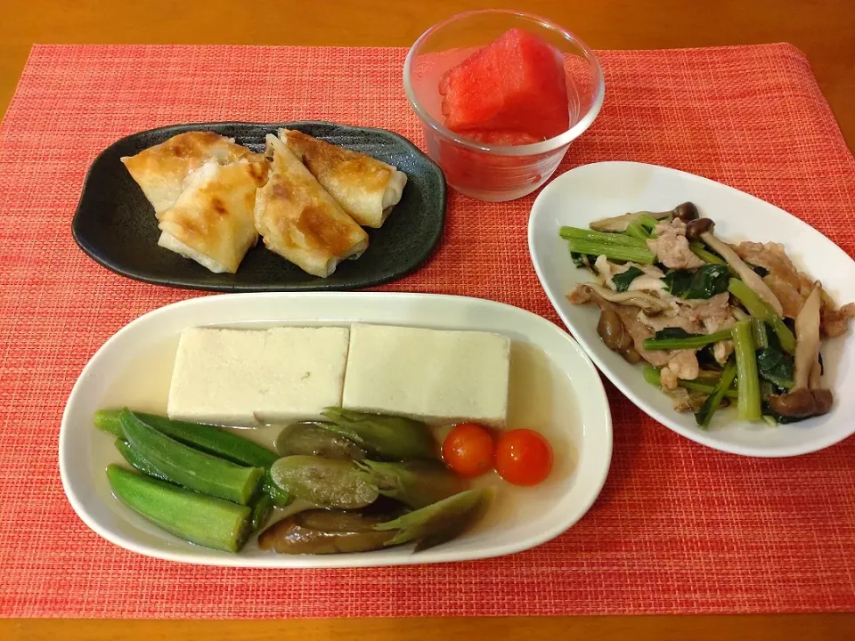 ☆高野豆腐と夏野菜煮浸し
☆豚肉　小松　しめじの蒸し煮
☆中華五目春巻
☆スイカ🍉|chikakoさん