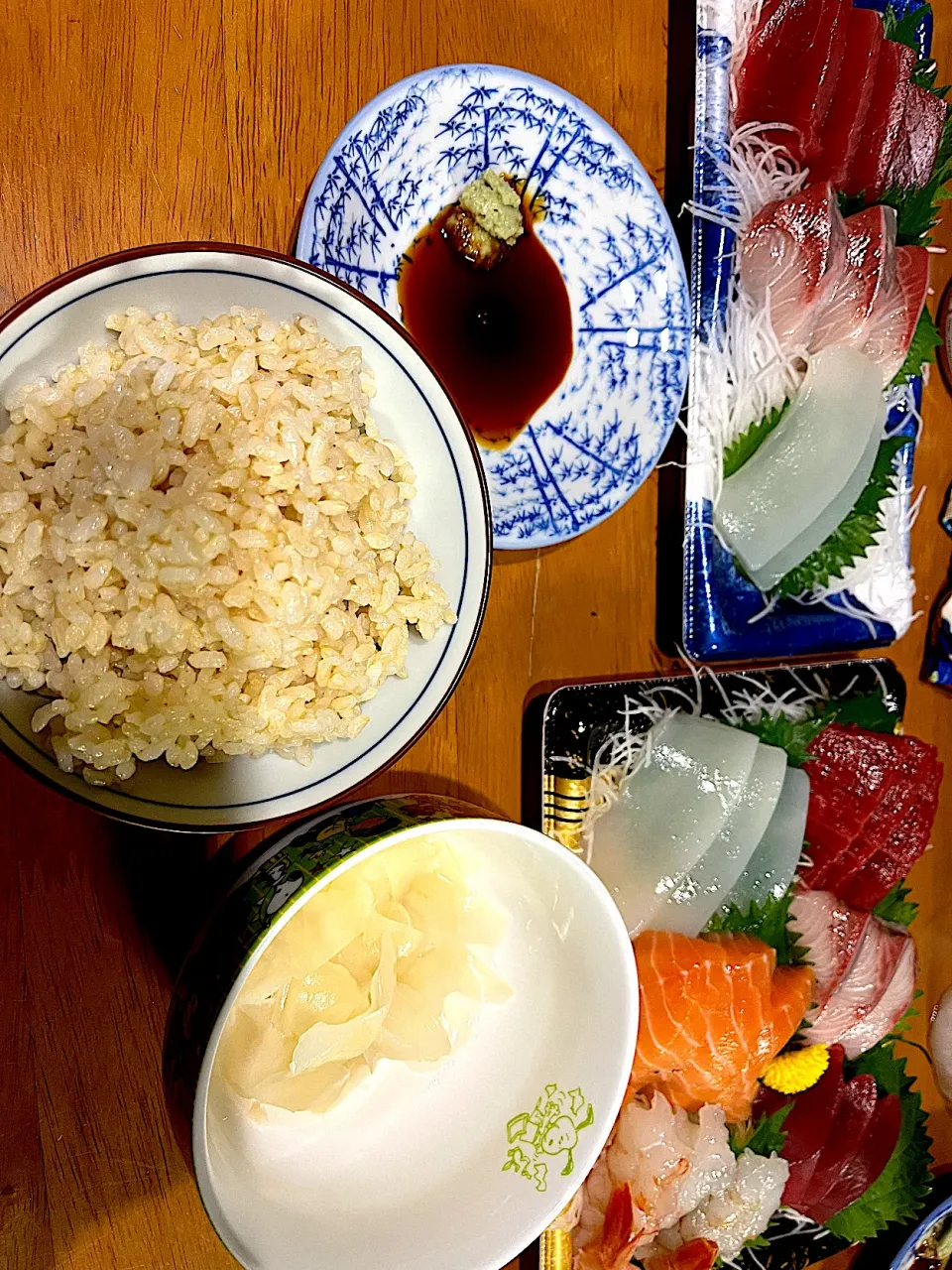 わさび醤油ツマ最強 #夕飯　ロウカット玄米ご飯、お刺身各種、ツマ、ガリ|ms903さん