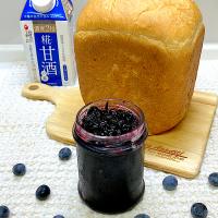 ブルーベリージャムと食パン