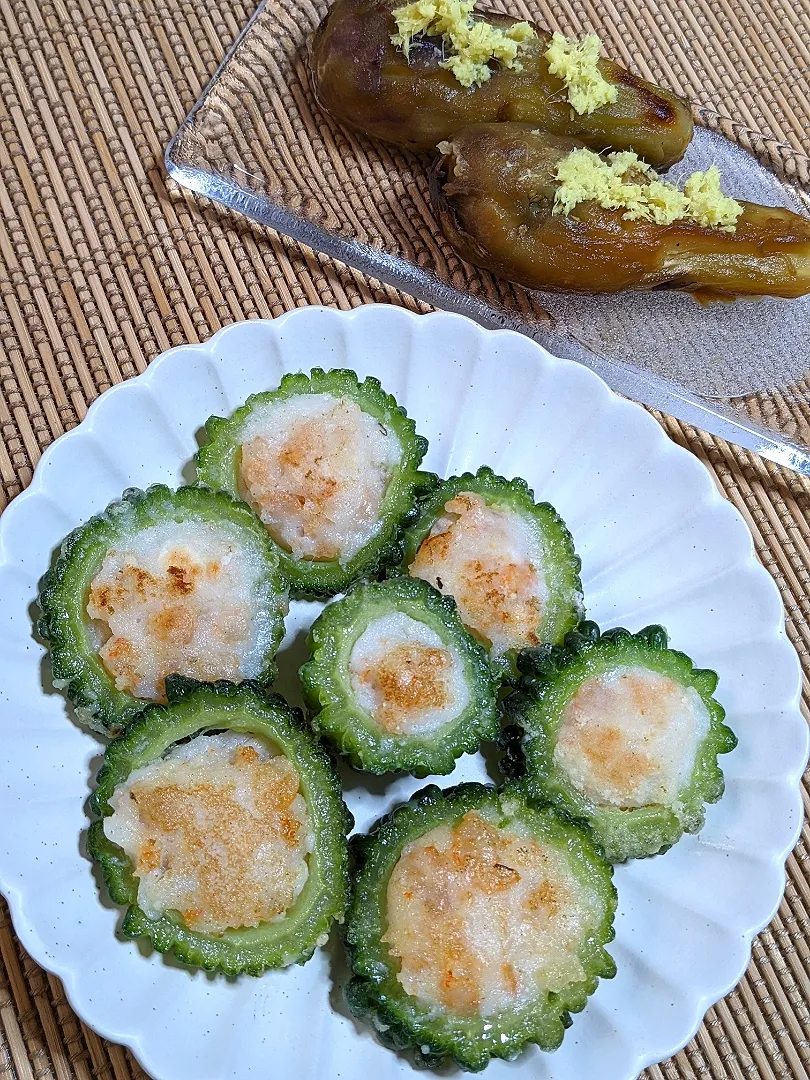 Snapdishの料理写真:ごーやの海老しんじょ詰とシンプルに焼き茄子|f.1125beさん