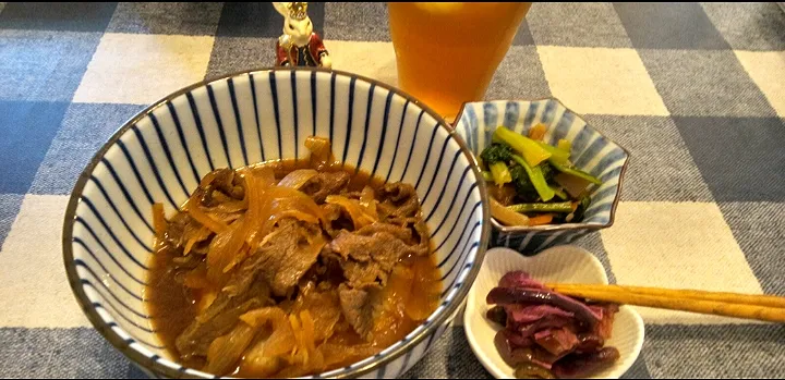 Snapdishの料理写真:'22．8/16
お昼はつゆだくの自家製無添加牛丼😋|たえさん