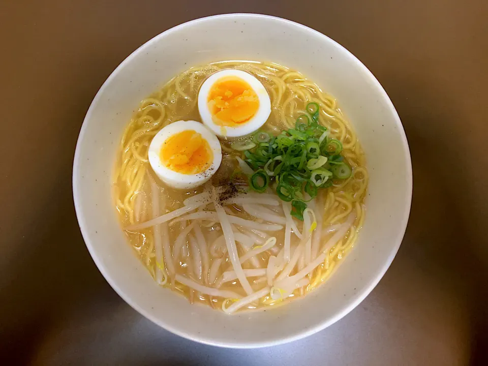 自家製 塩ラーメン(玉子入)|ばーさんさん