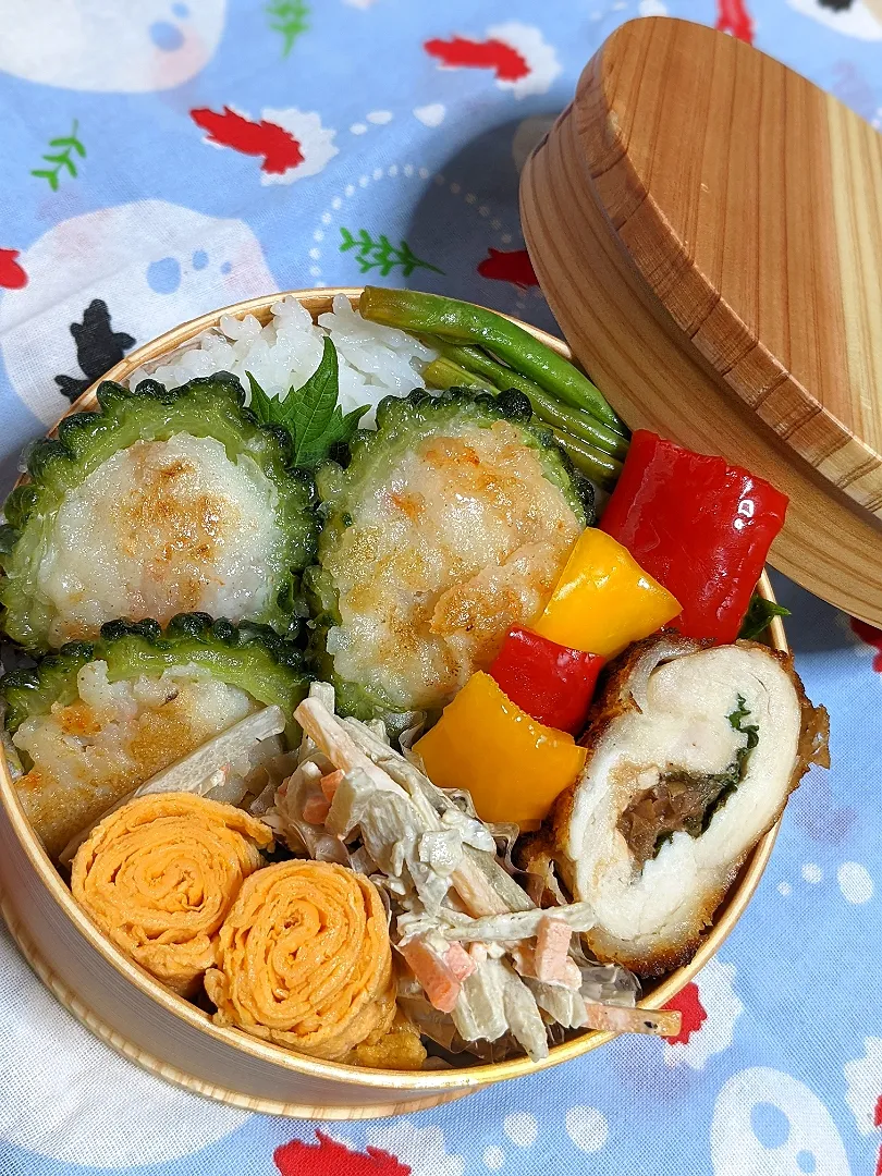 Snapdishの料理写真:本日のお弁当〜。ゴーヤのエビしんじょう詰と胸肉の梅肉巻弁当〜|f.1125beさん