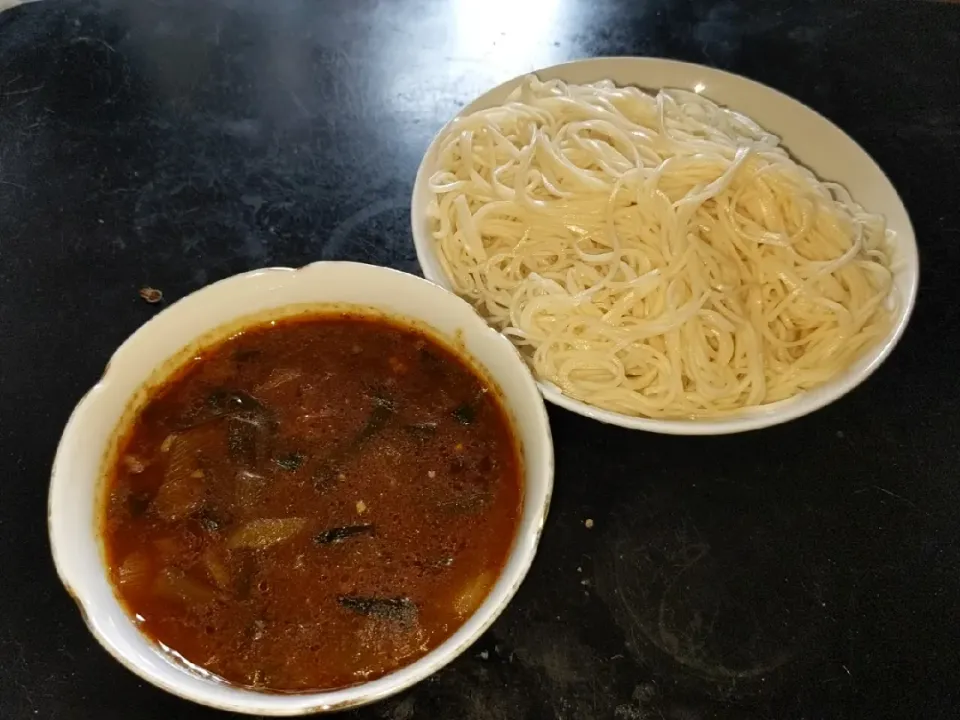 夜勤明け今シーズン最後の素麺・冷麦ラストは冷麦でカレーつけ汁|Tarou  Masayukiさん