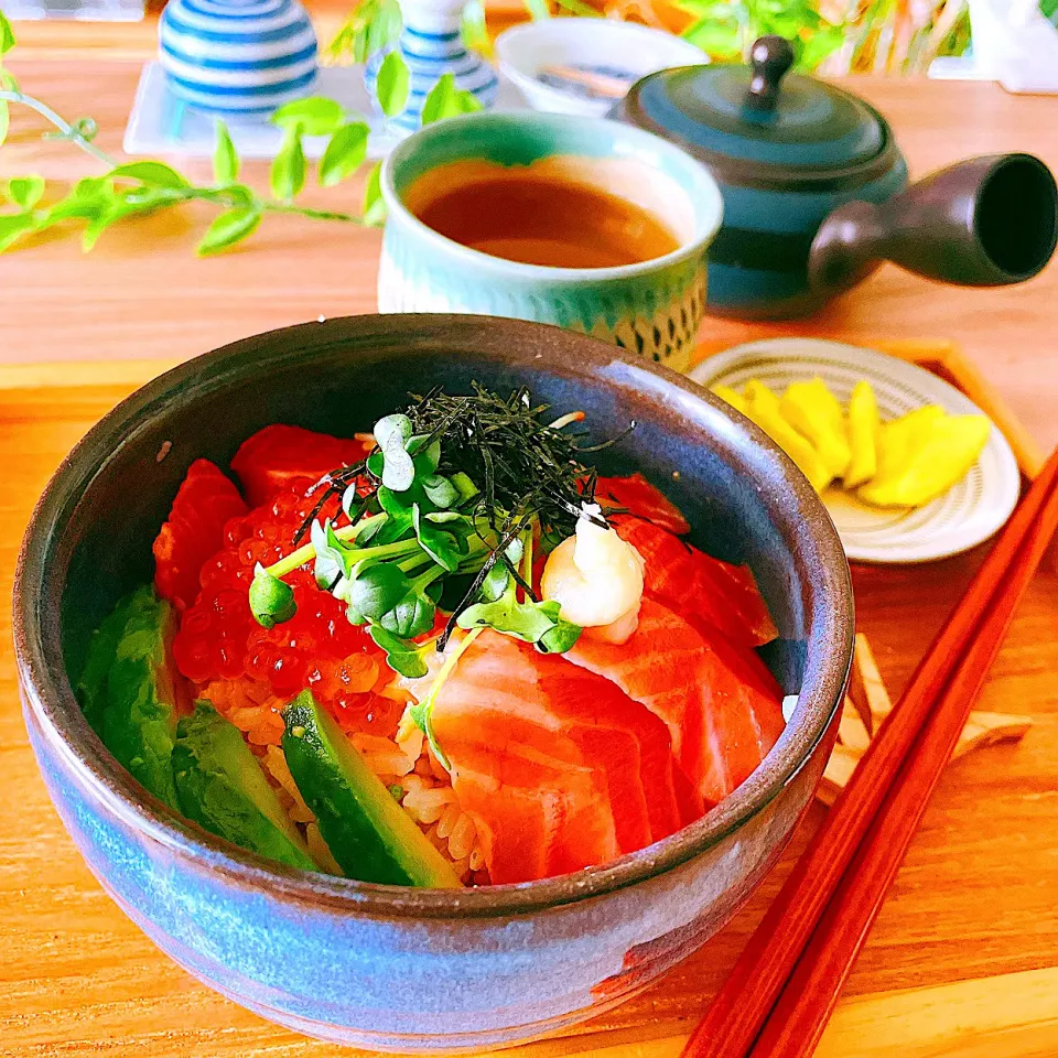 ルイベ漬けの残り食材で簡単海鮮丼🐟🍲|Sの食卓さん